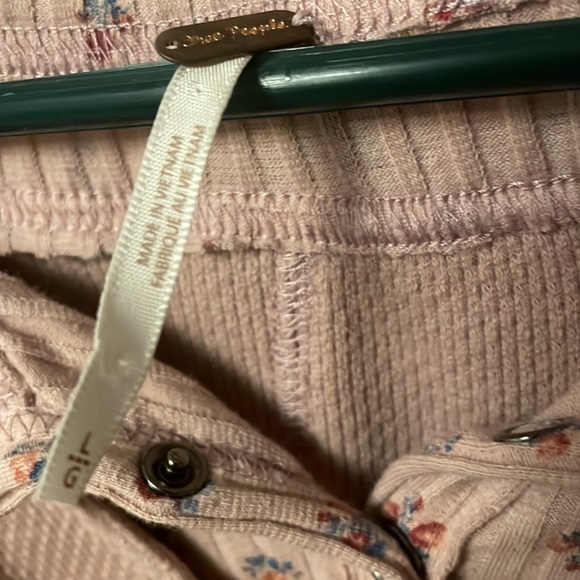 Free People Thermal Henley Style Oversized Fit - Picture 3 of 5